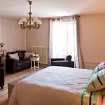 Chateau De Et Table D'hotes Locanda Riverie