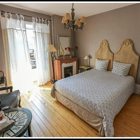 Chateau De Et Table D'hotes Мини-отель
