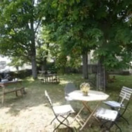Chateau De Et Table D'hotes Inn Riverie