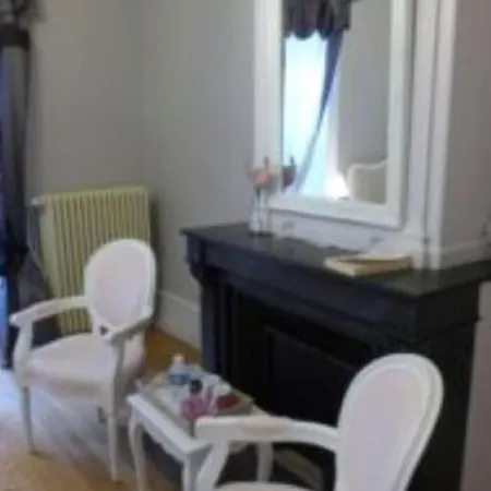 Chateau De Et Table D'hotes 여관 Riverie